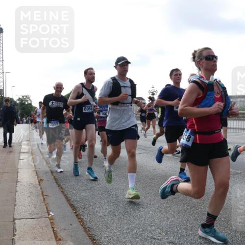 29.06.2025 - hella hamburg halbmarathon Lena Gebhardt http://msf.ph/oto/8467880 29.06.2025 09:55:20 Lombardsbrücke 7052, 8955, 168, 615, 1120, 1151, 1200, 1683, 1696, 1706, 1884, 1976, 2207, 2274, 2287, 2411, 2592, 2596, 2706, 2816, 3087, 3208, 3209, 3213, 3258, 3435, 3747, 3985, 4088, 4093, 4121, 4189, 4832, 4847, 4890, 4938, 5102, 5399, 5459, 5638, 5705, 5708, 5915, 6027, 6054, 6158, 6290, 6389, 6421, 6532, 6662, 6836, 6923, 6938, 6991, 7052, 7312, 7335, 7659, 7908, 8371, 8437, 8487, 8693, 8889, 9031, 9093, 9159, 9476, 9661, 9869, 9931, 11333 meine-sportfotos.de