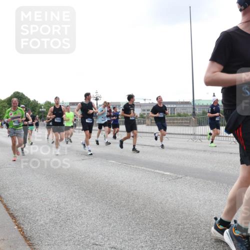 29.06.2025 - hella hamburg halbmarathon Lena Gebhardt http://msf.ph/oto/8467887 29.06.2025 10:32:41 Lombardsbrücke 6718, 6727, 16898, 7749, 16999, 1247, 1078, 1199, 1237, 1640, 1732, 1987, 2059, 2276, 3022, 3365, 3422, 3653, 3660, 3670, 3707, 3708, 3753, 3778, 4365, 4446, 4555, 4857, 5783, 5871, 5941, 6040, 6228, 6312, 6315, 6861, 7308, 7309, 7387, 7468, 7531, 7633, 7702, 7749, 7750, 8124, 8127, 8170, 8175, 8303, 8625, 8787, 8839, 8840, 8914, 8993, 9010, 9034, 9125, 9188, 9206, 9471, 9542, 9768, 10002, 10013, 10048, 10277, 11756, 12423, 12424 meine-sportfotos.de