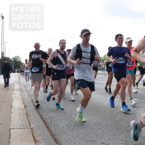 29.06.2025 - hella hamburg halbmarathon Lena Gebhardt http://msf.ph/oto/8467901 29.06.2025 09:55:20 Lombardsbrücke 7052, 8955, 15144, 146, 9959, 9649, 1005, 1120, 1151, 1200, 1683, 1696, 1706, 1884, 1976, 2207, 2274, 2287, 2411, 2592, 2596, 2706, 2816, 3087, 3208, 3209, 3213, 3258, 3435, 3747, 3985, 4088, 4093, 4121, 4189, 4832, 4847, 4890, 4938, 5102, 5399, 5459, 5638, 5705, 5708, 5915, 6027, 6054, 6158, 6290, 6389, 6421, 6532, 6662, 6836, 6923, 6938, 6991, 7052, 7312, 7335, 7659, 7908, 8371, 8437, 8487, 8693, 8889, 9031, 9093, 9159, 9476, 9661, 9869, 9931, 11333 meine-sportfotos.de