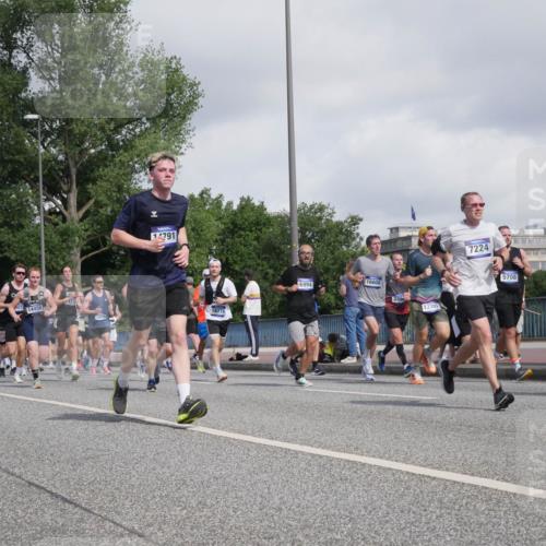 29.06.2025 - hella hamburg halbmarathon Luisa Fischer http://msf.ph/oto/8467918 29.06.2025 09:58:40 Kennedybrücke 073, 1733, 10596, 14458, 1791, 16175, 6994, 16608, 286, 13301, 7224, 5708, 1143, 1257, 1507, 2250, 2260, 2884, 3060, 3399, 3945, 4346, 4557, 4938, 5116, 5708, 6134, 6168, 6481, 6994, 7100, 7224, 8390, 8668, 8821, 9074, 10596, 10603, 10811 meine-sportfotos.de