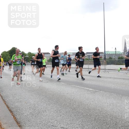 29.06.2025 - hella hamburg halbmarathon Lena Gebhardt http://msf.ph/oto/8467925 29.06.2025 10:32:41 Lombardsbrücke 6718, 6727, 7749, 16999, 18700, 1078, 1199, 1237, 1640, 1732, 1987, 2059, 2276, 3022, 3365, 3422, 3653, 3660, 3670, 3707, 3708, 3753, 3778, 4365, 4446, 4555, 4857, 5783, 5871, 5941, 6040, 6228, 6312, 6315, 6861, 7308, 7309, 7387, 7468, 7531, 7633, 7702, 7749, 7750, 8124, 8127, 8170, 8175, 8303, 8625, 8787, 8839, 8840, 8914, 8993, 9010, 9034, 9125, 9188, 9206, 9471, 9542, 9768, 10002, 10013, 10048, 10277, 11756, 12423, 12424 meine-sportfotos.de