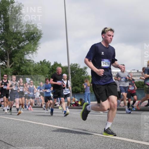29.06.2025 - hella hamburg halbmarathon Luisa Fischer http://msf.ph/oto/8467936 29.06.2025 09:58:41 Kennedybrücke 1307, 14458, 16175, 14791, 2864, 5708, 1143, 1257, 1267, 1507, 2250, 2260, 2818, 2884, 3060, 3399, 3543, 3945, 4346, 4557, 5116, 5708, 6115, 6134, 6168, 6994, 7100, 7224, 8273, 8390, 8668, 8821, 9074, 10596, 10603 meine-sportfotos.de