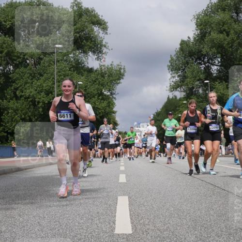 29.06.2025 - hella hamburg halbmarathon Luisa Fischer http://msf.ph/oto/8468029 29.06.2025 10:42:42 Kennedybrücke 6611, 10516, 12092, 12090, 3745, 8367, 10, 1232, 2893, 6342, 6343, 6611, 7053, 8243, 8367, 8457, 9393, 9708, 10001, 10516, 10554 meine-sportfotos.de