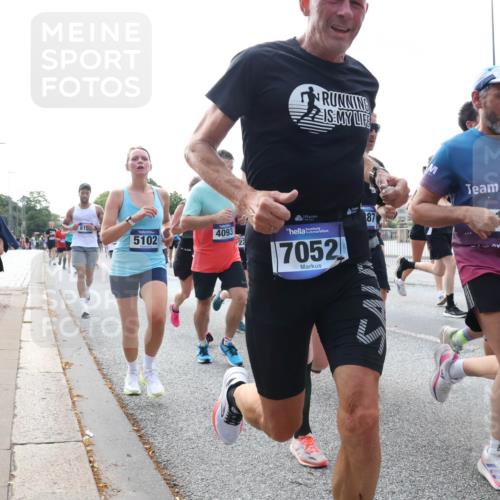 29.06.2025 - hella hamburg halbmarathon Lena Gebhardt http://msf.ph/oto/8468066 29.06.2025 09:55:21 Lombardsbrücke 5102, 4093, 7052, 87, 683, 1120, 1151, 1200, 1683, 1696, 1706, 1884, 1976, 2207, 2274, 2287, 2411, 2592, 2596, 2706, 2708, 2718, 2816, 3087, 3208, 3209, 3213, 3258, 3435, 3747, 3985, 4088, 4093, 4121, 4189, 4832, 4847, 4890, 4938, 5102, 5399, 5421, 5459, 5638, 5705, 5708, 5915, 6027, 6054, 6158, 6290, 6389, 6421, 6532, 6662, 6836, 6923, 6938, 6991, 7052, 7312, 7659, 7908, 8371, 8437, 8487, 8693, 8889, 9031, 9093, 9159, 9476, 9661, 9869, 9931, 11333 meine-sportfotos.de
