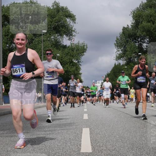 29.06.2025 - hella hamburg halbmarathon Luisa Fischer http://msf.ph/oto/8468076 29.06.2025 10:42:43 Kennedybrücke 6611, 18337, 3745, 7053, 135, 19, 10516, 12090, 13574, 12092, 10001, 1232, 2893, 6342, 6343, 6611, 7053, 8243, 8367, 8457, 9393, 9708, 10001, 10516, 10554 meine-sportfotos.de