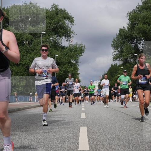 29.06.2025 - hella hamburg halbmarathon Luisa Fischer http://msf.ph/oto/8468093 29.06.2025 10:42:44 Kennedybrücke 6611, 8337, 2090, 13574, 10516, 2571, 7053, 120, 1232, 2893, 6321, 6611, 7053, 8243, 8367, 8457, 9393, 9708, 10001, 10516, 10554 meine-sportfotos.de