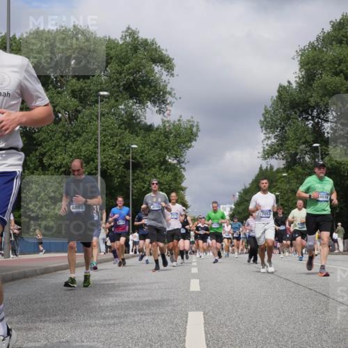 29.06.2025 - hella hamburg halbmarathon Luisa Fischer http://msf.ph/oto/8468140 29.06.2025 10:42:45 Kennedybrücke 1833, 4883, 2574, 3745, 2571, 7053, 1357, 0516, 1232, 2893, 6321, 6611, 7053, 7501, 8243, 8367, 8457, 9393, 9708, 10001, 10516, 10554 meine-sportfotos.de