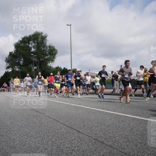 29.06.2025 - hella hamburg halbmarathon Luisa Fischer http://msf.ph/oto/8468150 29.06.2025 09:58:48 Kennedybrücke 1257, 138032, 11009, 5116, 9074, 1143, 1257, 1267, 1507, 1592, 1976, 2250, 2260, 2504, 2818, 2884, 3060, 3399, 3543, 4346, 4557, 5116, 6115, 6134, 6168, 8273, 8390, 8668, 8821, 8989, 9074, 10408, 10603 meine-sportfotos.de