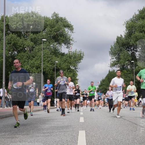 29.06.2025 - hella hamburg halbmarathon Luisa Fischer http://msf.ph/oto/8468172 29.06.2025 10:42:46 Kennedybrücke 1390, 2574, 3745, 13461, 13519, 8457, 7053, 16382, 10516, 1232, 2893, 4855, 6321, 7053, 7501, 8243, 8367, 8457, 9393, 9708, 10001, 10516, 10554 meine-sportfotos.de