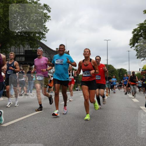 29.06.2025 - hella hamburg halbmarathon Yannick Fuchs http://msf.ph/oto/8468181 29.06.2025 10:57:27 20KM 1184, 1316, 1722, 1724, 1940, 1992, 2424, 3360, 4370, 4665, 5305, 5511, 5734, 6631, 7243, 7333, 8469, 8478, 8822, 9124, 9439, 9681, 9899, 10128, 10705, 10766, 10866, 11402, 11527, 11657, 11771, 12315, 12316, 12513, 13171, 13528, 13551, 14313, 15137, 15516, 15550, 16371, 16426, 16478, 16639, 16872, 17071, 17757, 17890, 17894, 18028, 18122, 18355, 18452 meine-sportfotos.de