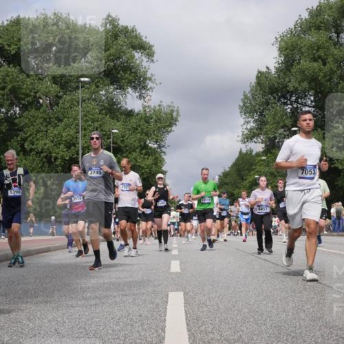 29.06.2025 - hella hamburg halbmarathon Luisa Fischer http://msf.ph/oto/8468201 29.06.2025 10:42:47 Kennedybrücke 1390, 2574, 3745, 257, 3461, 13519, 8457, 6321, 7053, 1232, 2893, 3353, 4855, 6321, 7053, 7125, 7501, 8243, 8367, 8457, 9708, 10001, 10516 meine-sportfotos.de