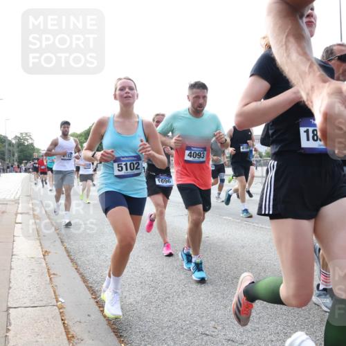 29.06.2025 - hella hamburg halbmarathon Lena Gebhardt http://msf.ph/oto/8468249 29.06.2025 09:55:22 Lombardsbrücke 153, 5102, 1696, 4093, 4189, 18, 1120, 1151, 1200, 1683, 1696, 1706, 1884, 1976, 2207, 2274, 2287, 2411, 2592, 2706, 2708, 2718, 2816, 3087, 3208, 3209, 3213, 3258, 3435, 3747, 3985, 4088, 4093, 4121, 4189, 4847, 4890, 4938, 5102, 5399, 5421, 5459, 5638, 5705, 5708, 5915, 6027, 6054, 6158, 6290, 6389, 6421, 6532, 6662, 6691, 6836, 6923, 6938, 6991, 7052, 7312, 7659, 8371, 8437, 8487, 8693, 8889, 9031, 9093, 9159, 9476, 9661, 9869, 9931, 11333 meine-sportfotos.de