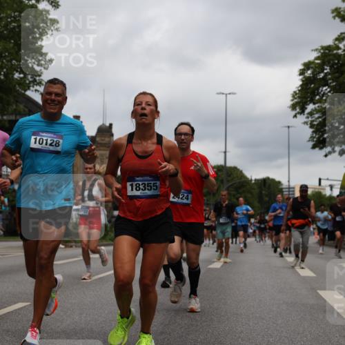 29.06.2025 - hella hamburg halbmarathon Yannick Fuchs http://msf.ph/oto/8468253 29.06.2025 10:57:27 20KM 1184, 1316, 1722, 1724, 1940, 1992, 2424, 3360, 4370, 4665, 5305, 5511, 5734, 6631, 7243, 7333, 8469, 8478, 8822, 9124, 9439, 9681, 9899, 10128, 10705, 10766, 10866, 11402, 11527, 11657, 11771, 12315, 12316, 12513, 13171, 13528, 13551, 14313, 15137, 15516, 15550, 16371, 16426, 16478, 16639, 16872, 17071, 17757, 17890, 17894, 18028, 18122, 18355, 18452 meine-sportfotos.de