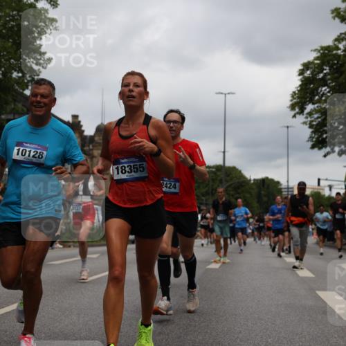29.06.2025 - hella hamburg halbmarathon Yannick Fuchs http://msf.ph/oto/8468298 29.06.2025 10:57:27 20KM 1184, 1316, 1722, 1724, 1940, 1992, 2424, 3360, 4370, 4665, 5305, 5511, 5734, 6631, 7243, 7333, 8469, 8478, 8822, 9124, 9439, 9681, 9899, 10128, 10705, 10766, 10866, 11402, 11527, 11657, 11771, 12315, 12316, 12513, 13171, 13528, 13551, 14313, 15137, 15516, 15550, 16371, 16426, 16478, 16639, 16872, 17071, 17757, 17890, 17894, 18028, 18122, 18355, 18452 meine-sportfotos.de