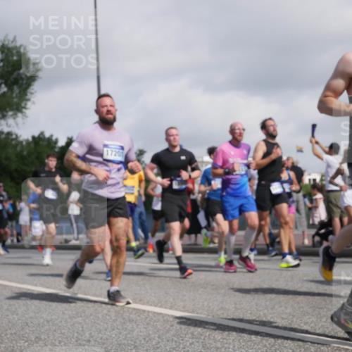 29.06.2025 - hella hamburg halbmarathon Luisa Fischer http://msf.ph/oto/8468300 29.06.2025 09:58:51 Kennedybrücke 17201, 125, 1061, 1257, 1267, 1452, 1507, 1592, 1976, 2250, 2504, 2818, 2884, 3543, 4557, 5116, 6115, 6168, 8273, 8668, 8989, 9074, 10408, 10603 meine-sportfotos.de