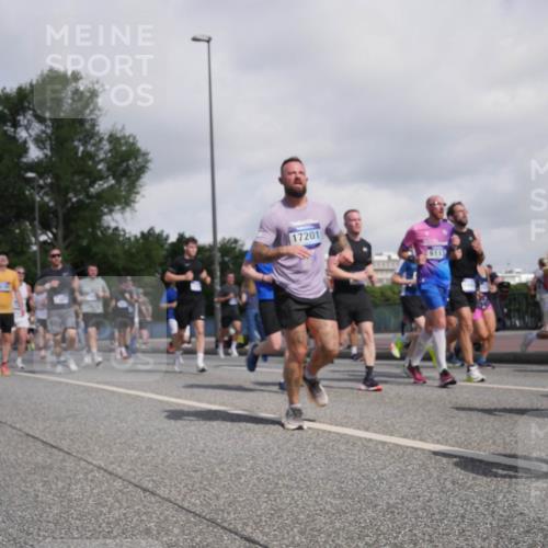 29.06.2025 - hella hamburg halbmarathon Luisa Fischer http://msf.ph/oto/8468322 29.06.2025 09:58:51 Kennedybrücke 61195, 17201, 1061, 1257, 1267, 1452, 1507, 1592, 1976, 2250, 2504, 2818, 2884, 3543, 4557, 5116, 6115, 6168, 8273, 8668, 8989, 9074, 10408, 10603 meine-sportfotos.de