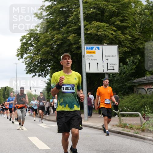 29.06.2025 - hella hamburg halbmarathon Yannick Fuchs http://msf.ph/oto/8468344 29.06.2025 10:57:28 20KM 1184, 1316, 1722, 1724, 1940, 1992, 2424, 3360, 4370, 4665, 5305, 5511, 5734, 6631, 7243, 7333, 8469, 8822, 9124, 9439, 9681, 9899, 10128, 10705, 10766, 10866, 11527, 11657, 11771, 12315, 12316, 12513, 13171, 13528, 13551, 14135, 14313, 14493, 15137, 15516, 15550, 16426, 16478, 16639, 16872, 17071, 17437, 17757, 17890, 17894, 18028, 18122, 18355, 18452 meine-sportfotos.de