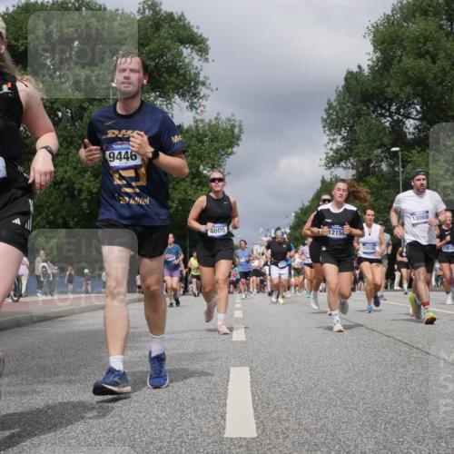 29.06.2025 - hella hamburg halbmarathon Luisa Fischer http://msf.ph/oto/8468353 29.06.2025 10:42:52 Kennedybrücke 13461, 9446, 4609, 12150, 15536, 13060, 17536, 104, 3353, 3727, 4659, 4855, 6321, 7053, 7125, 7501, 8457, 9455, 9708, 10516 meine-sportfotos.de