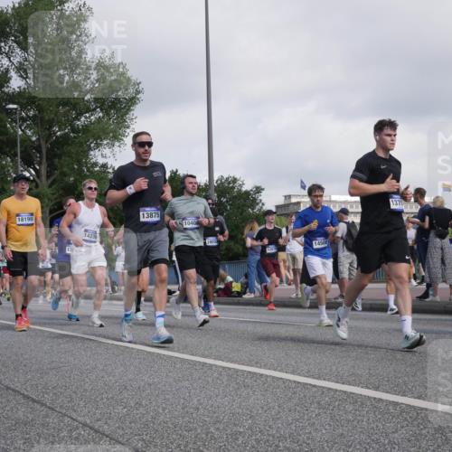29.06.2025 - hella hamburg halbmarathon Luisa Fischer http://msf.ph/oto/8468394 29.06.2025 09:58:53 Kennedybrücke 1146, 18190, 14239, 13875, 10408, 19053, 14508, 1287, 137, 1061, 1257, 1267, 1452, 1592, 1976, 2250, 2504, 2818, 3543, 4557, 5607, 6115, 6168, 8273, 8989, 10408 meine-sportfotos.de