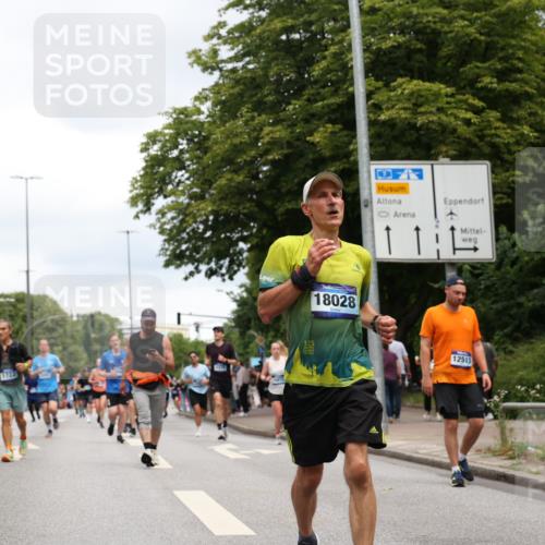 29.06.2025 - hella hamburg halbmarathon Yannick Fuchs http://msf.ph/oto/8468400 29.06.2025 10:57:28 20KM 1184, 1316, 1722, 1724, 1940, 1992, 2424, 3360, 4370, 4665, 5305, 5511, 5734, 6631, 7243, 7333, 8469, 8822, 9124, 9439, 9681, 9899, 10128, 10705, 10766, 10866, 11527, 11657, 11771, 12315, 12316, 12513, 13171, 13528, 13551, 14135, 14313, 14493, 15137, 15516, 15550, 16426, 16478, 16639, 16872, 17071, 17437, 17757, 17890, 17894, 18028, 18122, 18355, 18452 meine-sportfotos.de