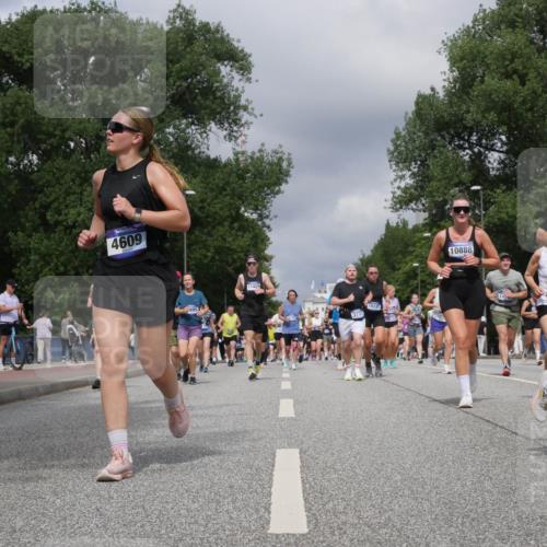 29.06.2025 - hella hamburg halbmarathon Luisa Fischer http://msf.ph/oto/8468403 29.06.2025 10:42:54 Kennedybrücke 4609, 11449, 3727, 191212, 10888, 2150, 105, 14, 536, 3353, 3727, 4523, 4659, 4855, 6321, 6698, 7125, 7501, 8457, 9455, 10714 meine-sportfotos.de