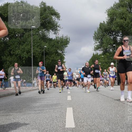 29.06.2025 - hella hamburg halbmarathon Luisa Fischer http://msf.ph/oto/8468419 29.06.2025 10:42:55 Kennedybrücke 09, 3353, 11419, 3727, 1912, 14882, 10888, 9455, 10901, 15, 3353, 3727, 4523, 4659, 4855, 6321, 6698, 7125, 7501, 9455, 10714 meine-sportfotos.de