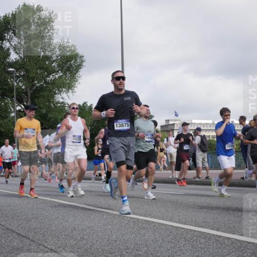 29.06.2025 - hella hamburg halbmarathon Luisa Fischer http://msf.ph/oto/8468421 29.06.2025 09:58:53 Kennedybrücke 11467, 18190, 14239, 13875, 10408, 12870, 14508, 13159, 1061, 1257, 1267, 1452, 1592, 1976, 2250, 2504, 2818, 3543, 4557, 5607, 6115, 6168, 8273, 8989, 10408 meine-sportfotos.de
