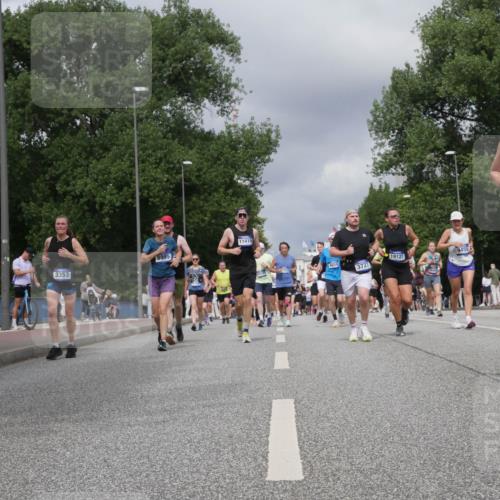 29.06.2025 - hella hamburg halbmarathon Luisa Fischer http://msf.ph/oto/8468434 29.06.2025 10:42:56 Kennedybrücke 3353, 8995, 11419, 19121, 9455, 4659, 7333, 3727, 10888, 901, 3046, 3353, 3727, 4523, 4659, 4855, 6321, 6698, 6739, 7125, 7501, 9455, 10714 meine-sportfotos.de