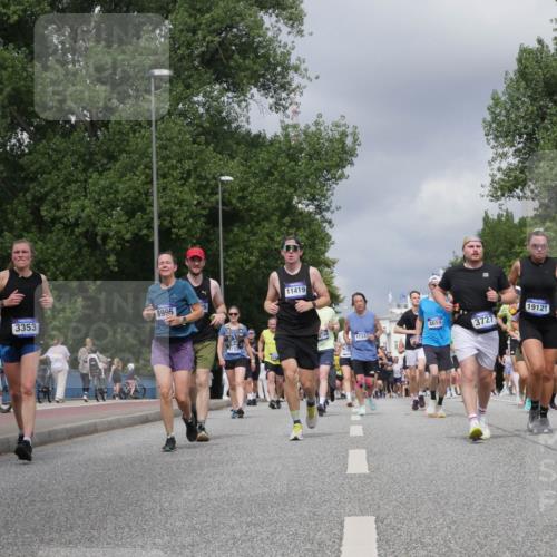 29.06.2025 - hella hamburg halbmarathon Luisa Fischer http://msf.ph/oto/8468448 29.06.2025 10:42:56 Kennedybrücke 3353, 8995, 5, 11419, 194, 17333, 4659, 3727, 19121, 14882, 9455, 3046, 3353, 3727, 4523, 4659, 4855, 6321, 6698, 6739, 7125, 7501, 9455, 10714 meine-sportfotos.de