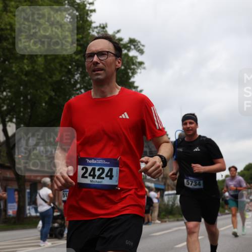 29.06.2025 - hella hamburg halbmarathon Yannick Fuchs http://msf.ph/oto/8468462 29.06.2025 10:57:29 20KM 1184, 1316, 1722, 1724, 1940, 1992, 2424, 3360, 4370, 5305, 5734, 6631, 7243, 7333, 8469, 8822, 9124, 9439, 9681, 9899, 10128, 10705, 10766, 10866, 11527, 11657, 11771, 12315, 12316, 12513, 13171, 13528, 13551, 14135, 14313, 14493, 15137, 15516, 15550, 16426, 16478, 16639, 16872, 17071, 17437, 17757, 17890, 17894, 18028, 18122, 18355, 18452 meine-sportfotos.de