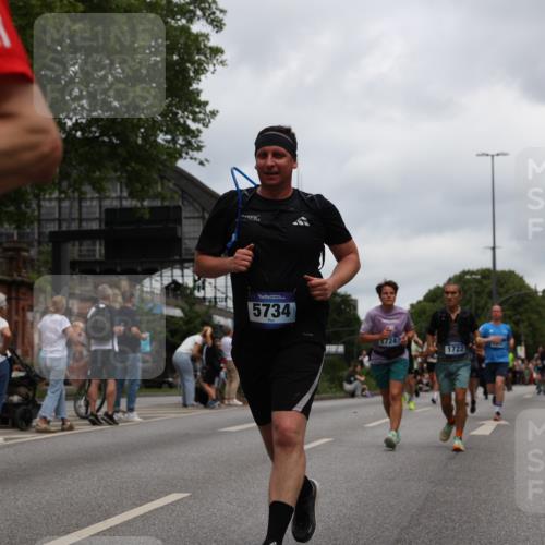 29.06.2025 - hella hamburg halbmarathon Yannick Fuchs http://msf.ph/oto/8468480 29.06.2025 10:57:29 20KM 1184, 1316, 1722, 1724, 1940, 1992, 2424, 3360, 4370, 5305, 5734, 6631, 7243, 7333, 8469, 8822, 9124, 9439, 9681, 9899, 10128, 10705, 10766, 10866, 11527, 11657, 11771, 12315, 12316, 12513, 13171, 13528, 13551, 14135, 14313, 14493, 15137, 15516, 15550, 16426, 16478, 16639, 16872, 17071, 17437, 17757, 17890, 17894, 18028, 18122, 18355, 18452 meine-sportfotos.de