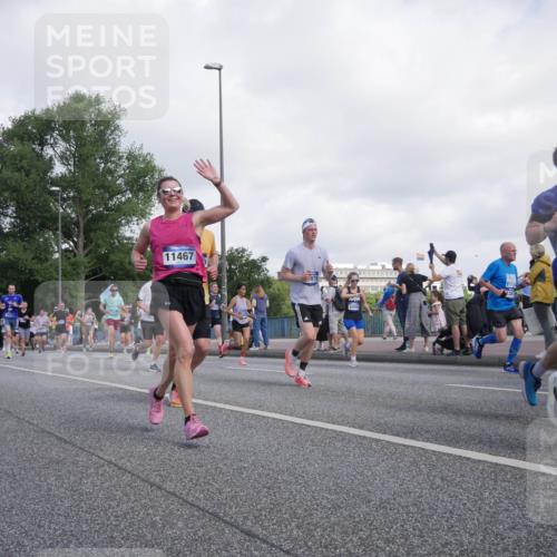 29.06.2025 - hella hamburg halbmarathon Luisa Fischer http://msf.ph/oto/8468494 29.06.2025 09:58:56 Kennedybrücke 11467, 87, 10895, 38, 13007, 1061, 1120, 1452, 1592, 1976, 2953, 5607, 7583, 7943, 8989, 10408 meine-sportfotos.de