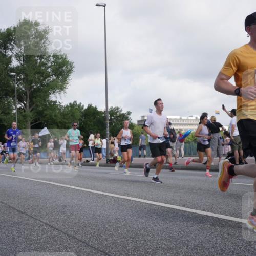 29.06.2025 - hella hamburg halbmarathon Luisa Fischer http://msf.ph/oto/8468543 29.06.2025 09:58:57 Kennedybrücke 18836, 15831, 18190, 1061, 1120, 1452, 1592, 1976, 2953, 5607, 7583, 7943, 8989, 10408 meine-sportfotos.de