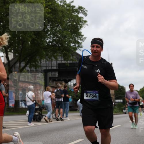 29.06.2025 - hella hamburg halbmarathon Yannick Fuchs http://msf.ph/oto/8468559 29.06.2025 10:57:29 20KM 1184, 1316, 1722, 1724, 1940, 1992, 2424, 3360, 4370, 5305, 5734, 6631, 7243, 7333, 8469, 8822, 9124, 9439, 9681, 9899, 10128, 10705, 10766, 10866, 11527, 11657, 11771, 12315, 12316, 12513, 13171, 13528, 13551, 14135, 14313, 14493, 15137, 15516, 15550, 16426, 16478, 16639, 16872, 17071, 17437, 17757, 17890, 17894, 18028, 18122, 18355, 18452 meine-sportfotos.de