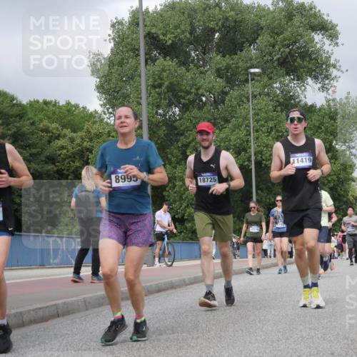 29.06.2025 - hella hamburg halbmarathon Luisa Fischer http://msf.ph/oto/8468578 29.06.2025 10:42:59 Kennedybrücke 3353, 8995, 18725, 12116, 11419, 17333, 1760, 3046, 3353, 3727, 4523, 4659, 4855, 6427, 6698, 6739, 7125, 9455, 9777, 10512, 10714 meine-sportfotos.de