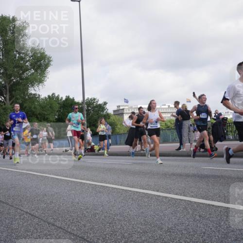 29.06.2025 - hella hamburg halbmarathon Luisa Fischer http://msf.ph/oto/8468583 29.06.2025 09:58:58 Kennedybrücke 18836, 16877, 1061, 1452, 15831, 152, 8989, 1061, 1120, 1452, 1502, 1592, 1976, 2953, 5607, 7583, 7943, 8989 meine-sportfotos.de