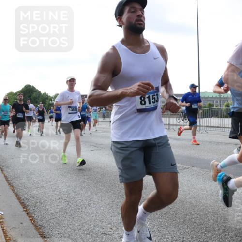 29.06.2025 - hella hamburg halbmarathon Lena Gebhardt http://msf.ph/oto/8468648 29.06.2025 09:55:24 Lombardsbrücke 8218, 13570, 8153, 1910, 12, 184, 1120, 1151, 1200, 1683, 1696, 1706, 1884, 1976, 2207, 2274, 2284, 2287, 2411, 2706, 2708, 2718, 2816, 3087, 3213, 3258, 3399, 3435, 3747, 3985, 4088, 4093, 4121, 4189, 4847, 4890, 4938, 5102, 5399, 5421, 5459, 5638, 5705, 5708, 5915, 6009, 6027, 6054, 6158, 6389, 6421, 6532, 6662, 6691, 6836, 6923, 6938, 6991, 7052, 7312, 7659, 8371, 8437, 8487, 8693, 8889, 9031, 9093, 9159, 9476, 9869, 9931, 11333 meine-sportfotos.de