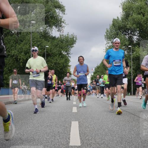29.06.2025 - hella hamburg halbmarathon Luisa Fischer http://msf.ph/oto/8468659 29.06.2025 10:43:01 Kennedybrücke 1419, 12116, 15194, 7199, 12680, 17333, 4659, 4523, 15265, 1760, 2313, 3046, 3727, 4523, 4659, 6427, 6698, 6739, 9455, 9777, 10512, 10714 meine-sportfotos.de