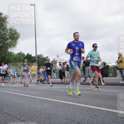29.06.2025 - hella hamburg halbmarathon Luisa Fischer http://msf.ph/oto/8468671 29.06.2025 09:59:01 Kennedybrücke 7943, 17842, 15899, 16877, 18836, 106, 1061, 1120, 1452, 1499, 1502, 2953, 5600, 5607, 7178, 7583, 7943, 9793 meine-sportfotos.de