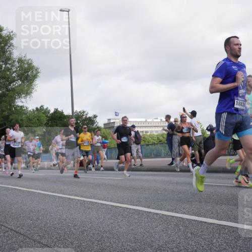 29.06.2025 - hella hamburg halbmarathon Luisa Fischer http://msf.ph/oto/8468688 29.06.2025 09:59:01 Kennedybrücke 7943, 17842, 16877, 15899, 1796, 18836, 1061, 1120, 1452, 1499, 1502, 2953, 5600, 5607, 7178, 7583, 7943, 9793 meine-sportfotos.de