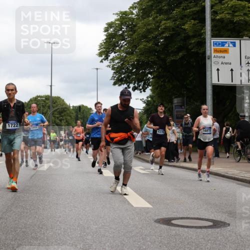 29.06.2025 - hella hamburg halbmarathon Yannick Fuchs http://msf.ph/oto/8468691 29.06.2025 10:57:30 20KM 1184, 1316, 1722, 1724, 1940, 1992, 2424, 3360, 4370, 5305, 5384, 5734, 6631, 7243, 7333, 8469, 8822, 9124, 9439, 9681, 10128, 10705, 10766, 10866, 11527, 11657, 11771, 12315, 12316, 12513, 13171, 13528, 13551, 14135, 14313, 14493, 15137, 15516, 15550, 16426, 16478, 16639, 16872, 17071, 17437, 17757, 17894, 18028, 18122, 18355 meine-sportfotos.de