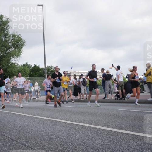 29.06.2025 - hella hamburg halbmarathon Luisa Fischer http://msf.ph/oto/8468703 29.06.2025 09:59:02 Kennedybrücke 17842, 120, 15899, 188, 17962, 10, 1061, 1120, 1452, 1499, 1502, 2953, 5600, 5607, 7178, 7583, 7943, 9793 meine-sportfotos.de