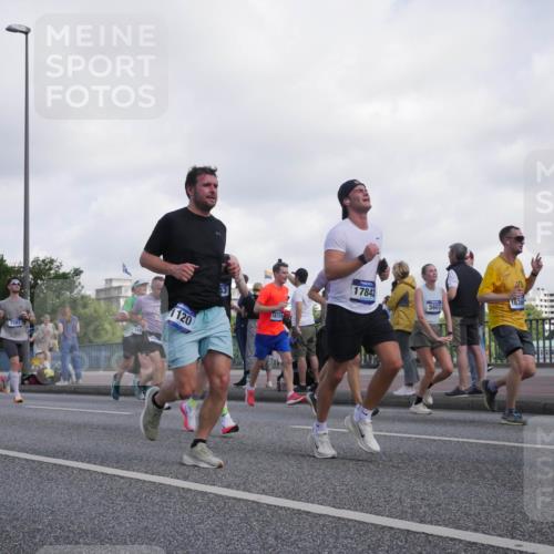 29.06.2025 - hella hamburg halbmarathon Luisa Fischer http://msf.ph/oto/8468805 29.06.2025 09:59:04 Kennedybrücke 7583, 1120, 13, 18729, 17842, 5607, 1636, 158, 1061, 1120, 1499, 1502, 2953, 4077, 5600, 5607, 5978, 7178, 7583, 7943, 9793 meine-sportfotos.de
