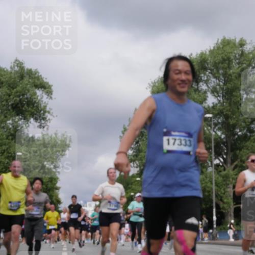 29.06.2025 - hella hamburg halbmarathon Luisa Fischer http://msf.ph/oto/8468806 29.06.2025 10:43:05 Kennedybrücke 17333, 1760, 2313, 2976, 3046, 4173, 4523, 4659, 4752, 6427, 6698, 6739, 7045, 7524, 9698, 9777, 10441, 10512, 10714 meine-sportfotos.de