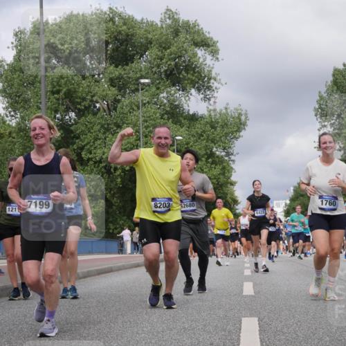 29.06.2025 - hella hamburg halbmarathon Luisa Fischer http://msf.ph/oto/8468849 29.06.2025 10:43:06 Kennedybrücke 121, 7199, 8203, 2680, 2313, 6428, 1760, 11175, 16632, 1760, 2313, 2976, 3046, 3882, 4173, 4523, 4752, 6427, 6698, 6739, 7045, 7524, 9698, 9777, 10441, 10512, 10714 meine-sportfotos.de