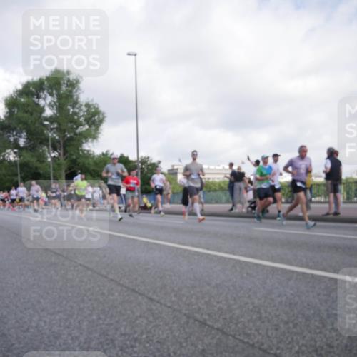 29.06.2025 - hella hamburg halbmarathon Luisa Fischer http://msf.ph/oto/8468858 29.06.2025 09:59:05 Kennedybrücke 1120, 1499, 1502, 2953, 4077, 4711, 5600, 5607, 5978, 7178, 7583, 7943, 9695, 9793 meine-sportfotos.de