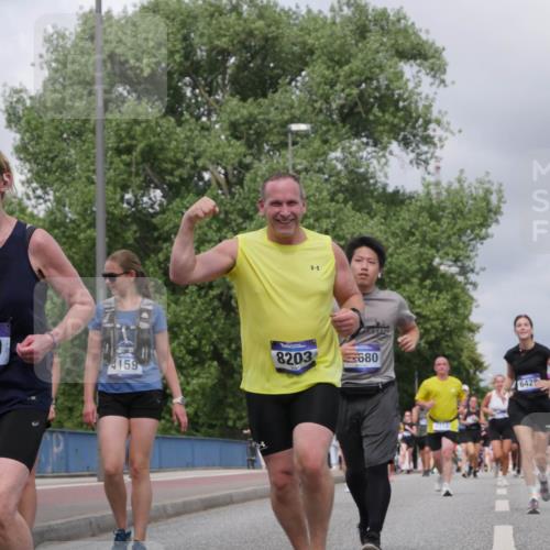 29.06.2025 - hella hamburg halbmarathon Luisa Fischer http://msf.ph/oto/8468866 29.06.2025 10:43:06 Kennedybrücke 7199, 4159, 8203, 680, 2313, 642, 1760, 2313, 2976, 3046, 3882, 4173, 4523, 4752, 6427, 6698, 6739, 7045, 7524, 9698, 9777, 10441, 10512, 10714 meine-sportfotos.de