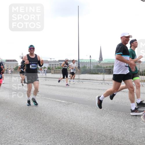 29.06.2025 - hella hamburg halbmarathon Lena Gebhardt http://msf.ph/oto/8468868 29.06.2025 10:32:48 Lombardsbrücke 2059, 19156, 7750, 3660, 1078, 1199, 1237, 1640, 1732, 2059, 2276, 2959, 3365, 3391, 3422, 3653, 3660, 3670, 3708, 3753, 4030, 4096, 4446, 4555, 4650, 4857, 5110, 5783, 5871, 5941, 6040, 6228, 6312, 6315, 6861, 7308, 7309, 7387, 7468, 7531, 7633, 7702, 7749, 7750, 7982, 8127, 8170, 8303, 8625, 8839, 8840, 8914, 8993, 9010, 9034, 9143, 9188, 9471, 9542, 9768, 10002, 10013, 10048, 10277, 11260, 11756, 12423, 12424, 14305, 14743, 15951 meine-sportfotos.de