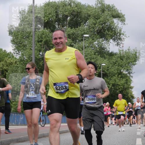 29.06.2025 - hella hamburg halbmarathon Luisa Fischer http://msf.ph/oto/8468886 29.06.2025 10:43:07 Kennedybrücke 4159, 12116, 1, 8203, 998, 21, 0975, 12680, 2313, 6428, 1760, 2313, 2976, 3046, 3882, 4173, 4752, 6427, 6739, 7045, 7524, 9698, 9777, 10441, 10512, 10626, 10714 meine-sportfotos.de