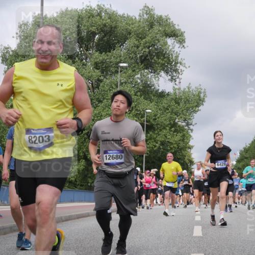 29.06.2025 - hella hamburg halbmarathon Luisa Fischer http://msf.ph/oto/8468912 29.06.2025 10:43:07 Kennedybrücke 16, 8203, 12680, 2313, 6428, 29, 24, 11461, 9698, 1760, 2313, 2976, 3046, 3882, 4173, 4752, 6427, 6739, 7045, 7524, 9698, 9777, 10441, 10512, 10626, 10714 meine-sportfotos.de